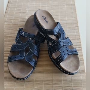 Clarks Bendables women's size 9 sandals
